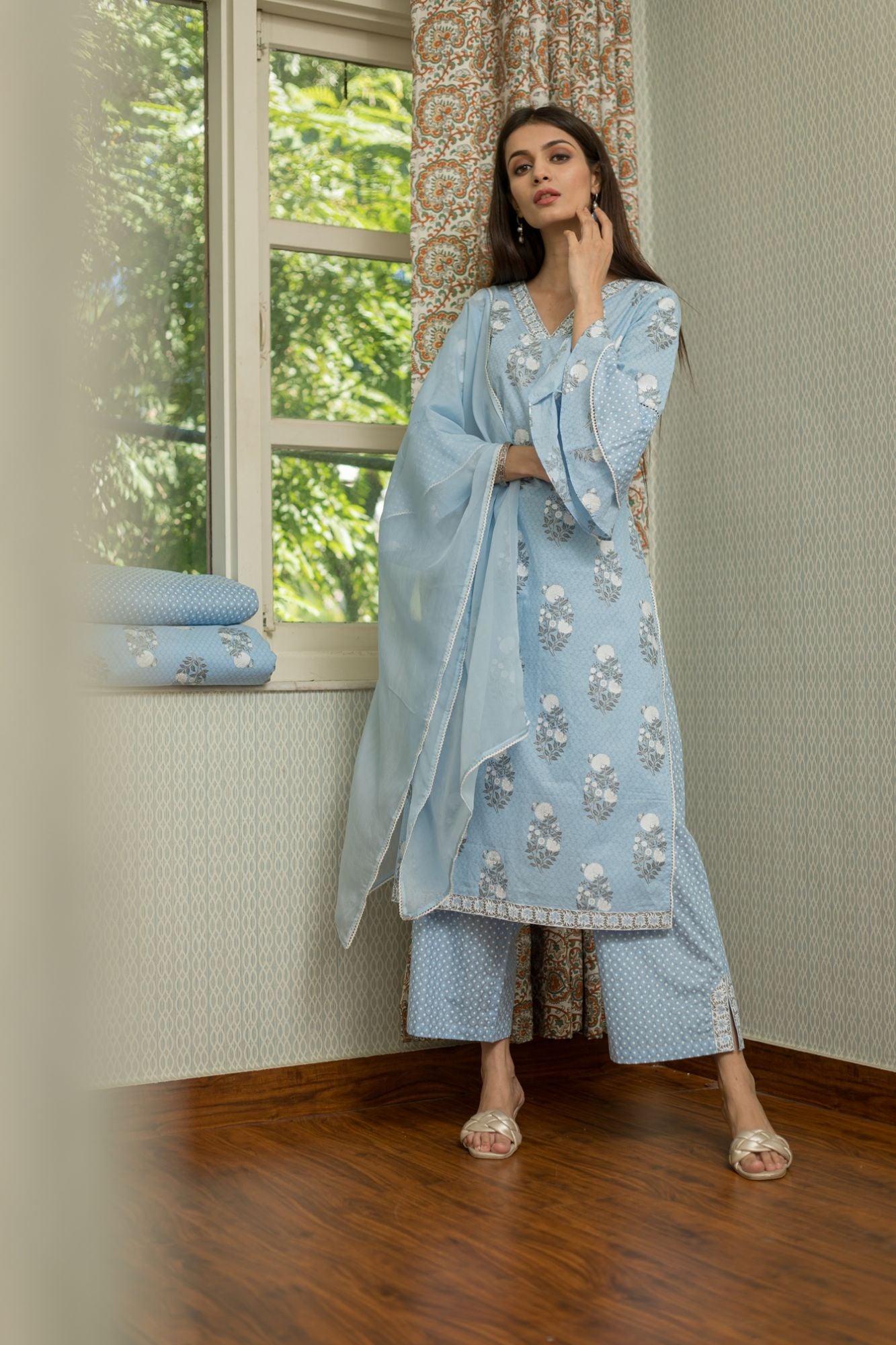 Vivid Cerulean and White Shiny Premium Cotton Silver Foil Printed Suit Set With Organza Dupatta (A107K3BLU)